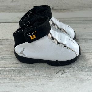 Jordan XX7 PE Kids Mi Sneakers Velcro Closure Size 4C White/Black From 2006
